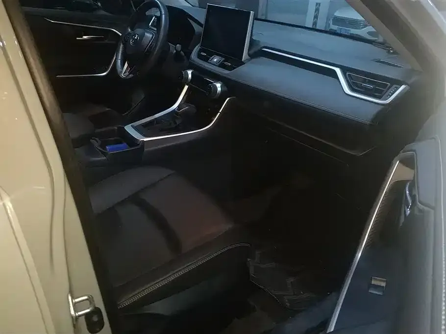 Toyota RAV4 2022 из CN, фото 6