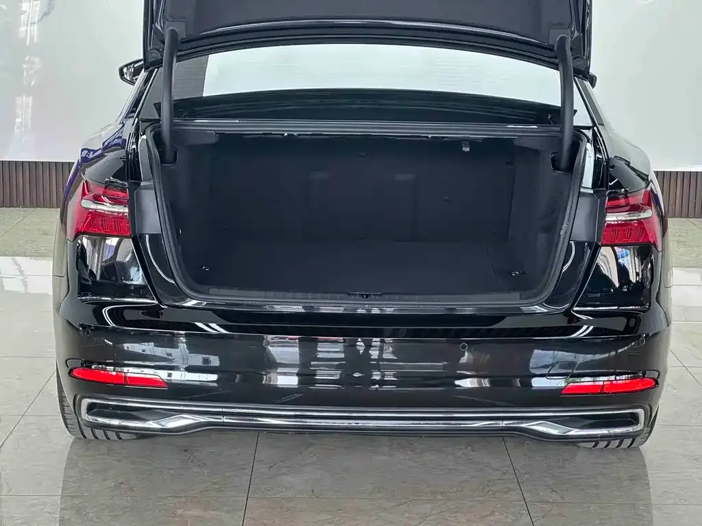 Audi A6L 2024 из CN, фото 4