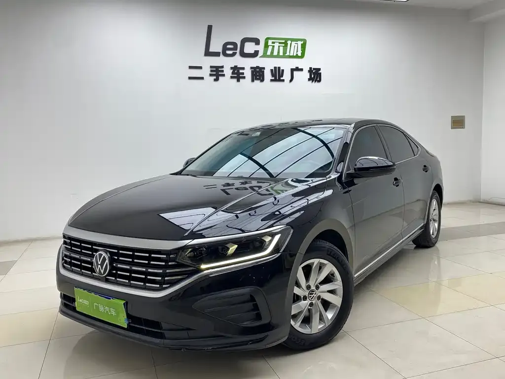 Volkswagen Passat — фото 1