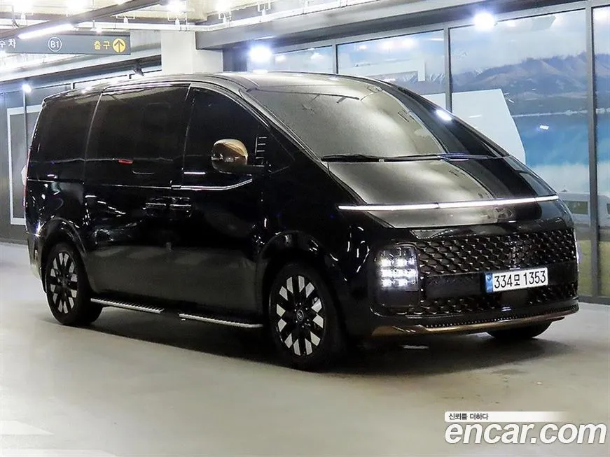Hyundai Staria