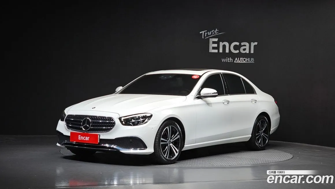 Mercedes-Benz E-Class — фото 1