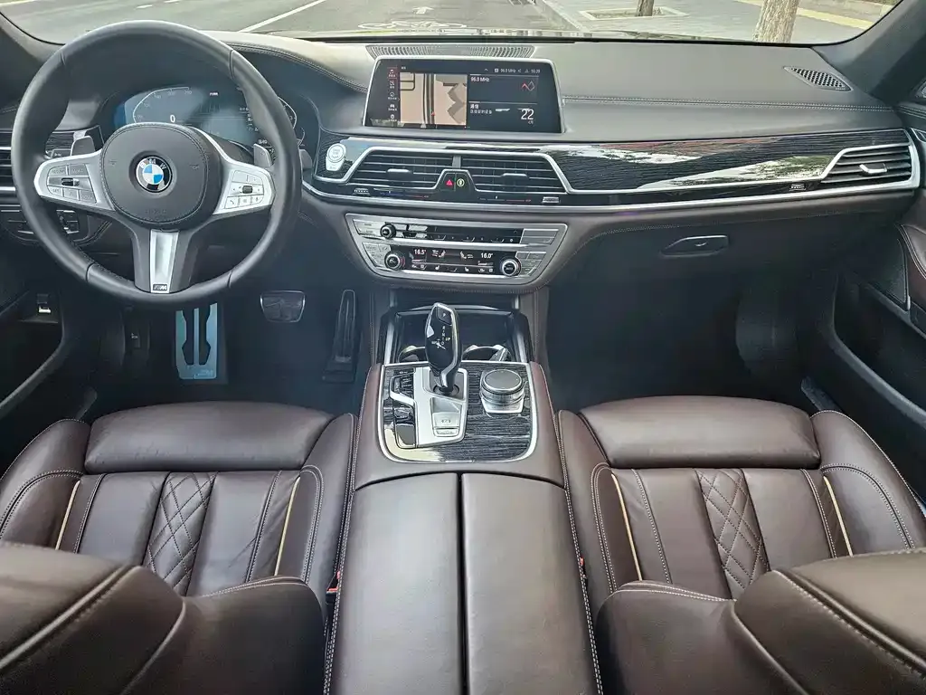 BMW 7 Series — фото 2
