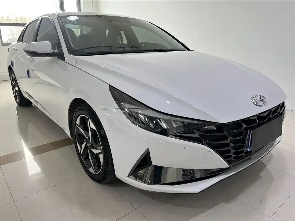 Hyundai Elantra — фото 6