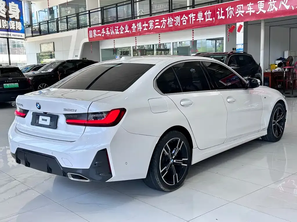 BMW 3 Series 2023 из CN, фото 8