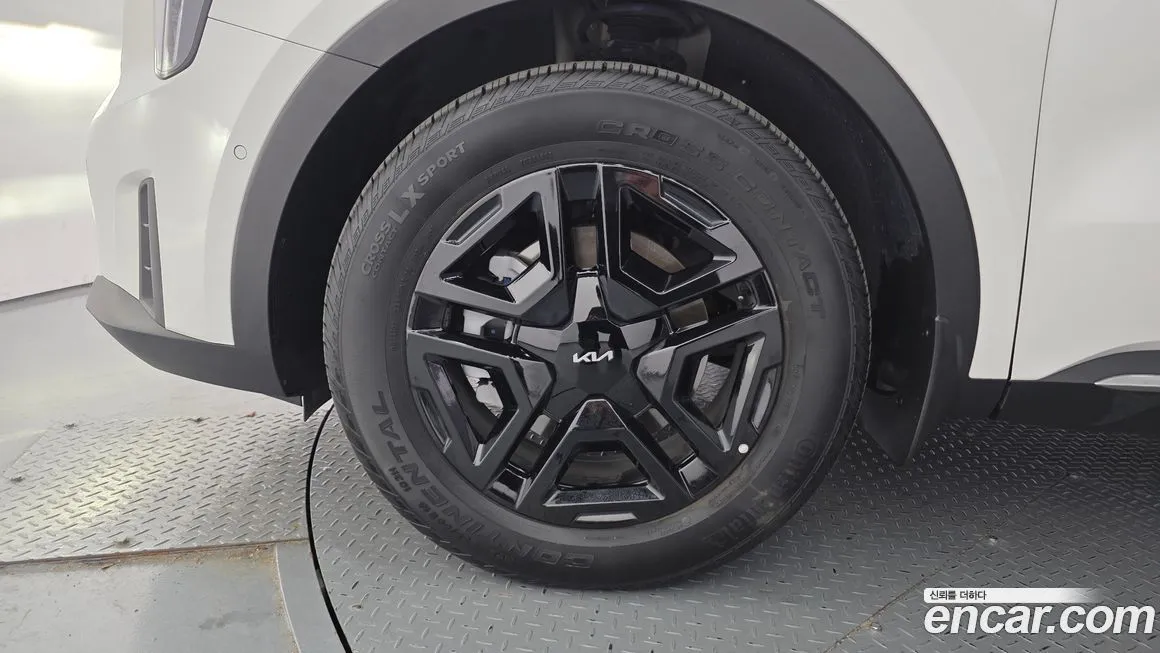 Kia Sorento — фото 7