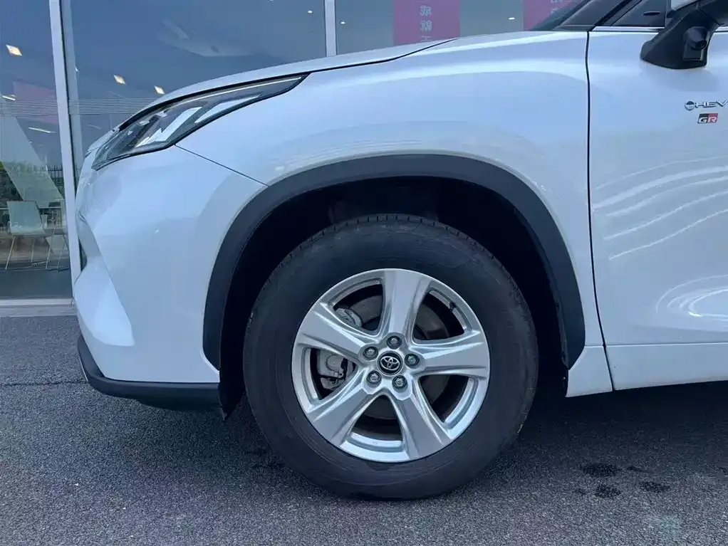 Toyota Highlander — фото 2