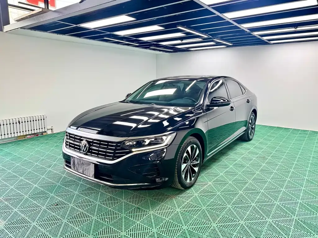 Volkswagen Passat — фото 1