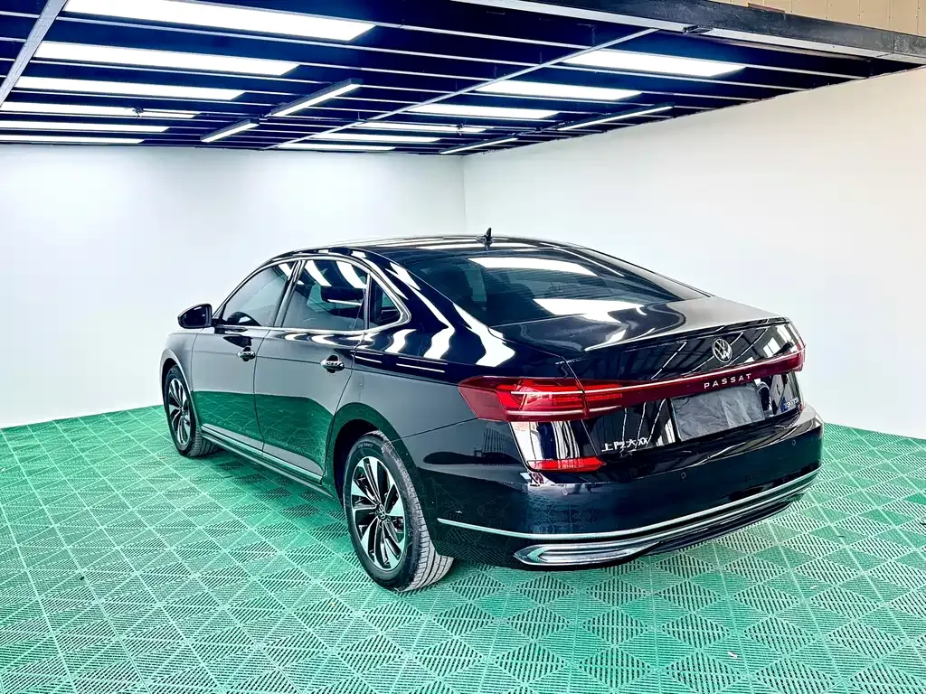 Volkswagen Passat — фото 9