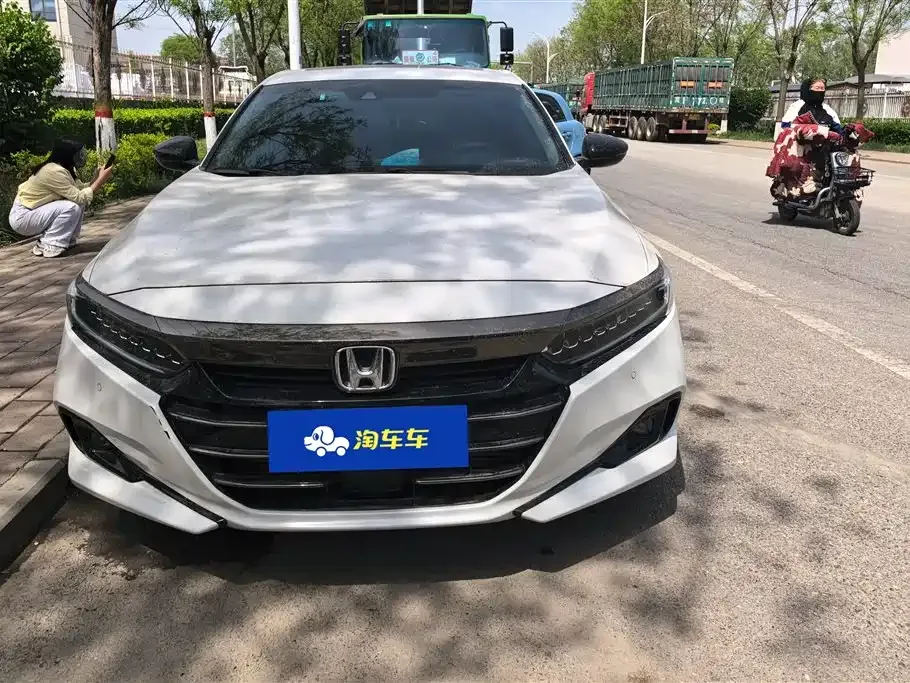 Honda Accord — фото 10