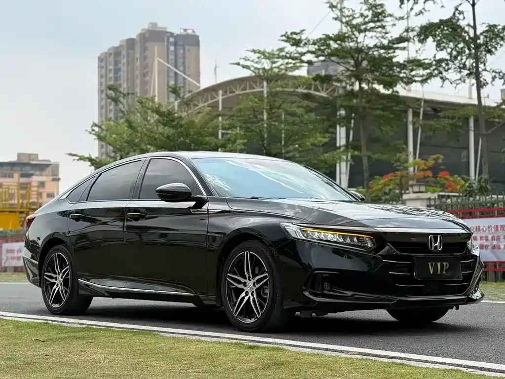 Honda Accord — фото 10