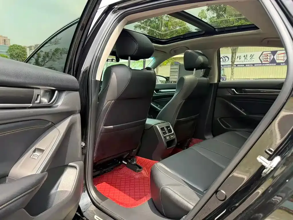 Honda Accord — фото 5