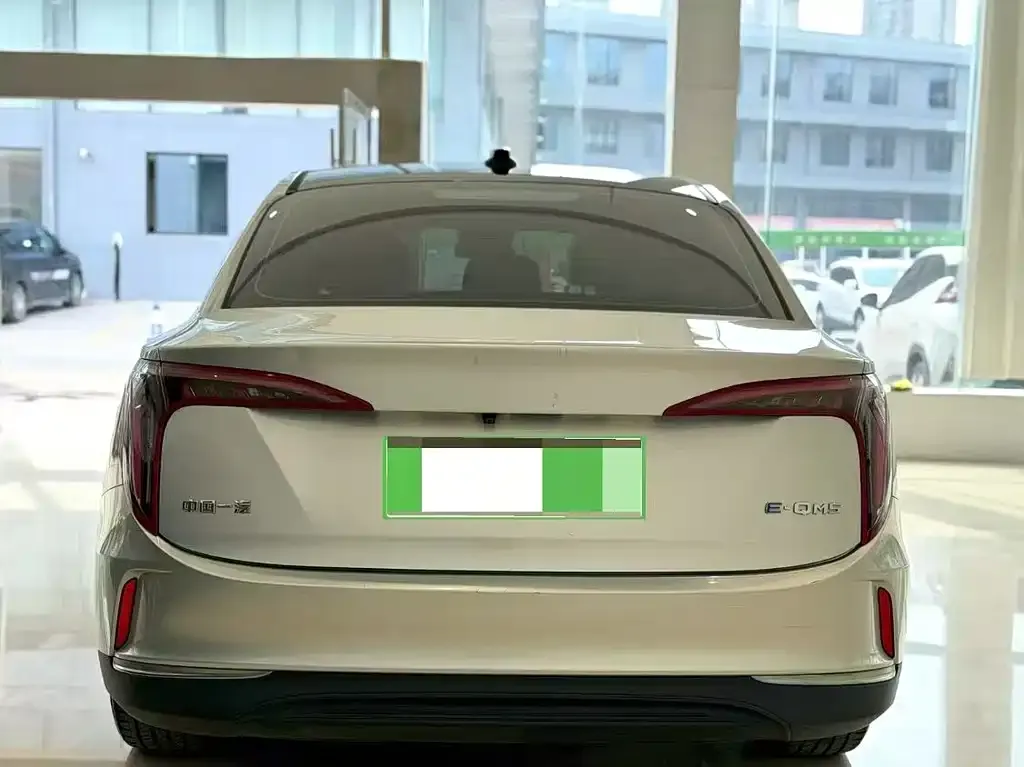 Hongqi E-QM5 2026 из CN, фото 2