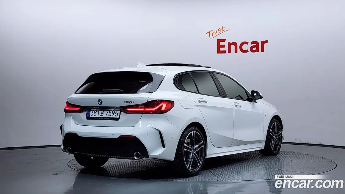 BMW 1-Series 2023 из KR, фото 10