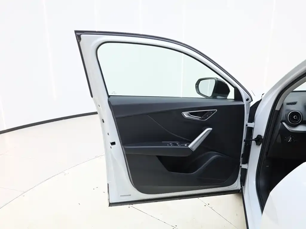 Audi Q2L 2021 из CN, фото 9