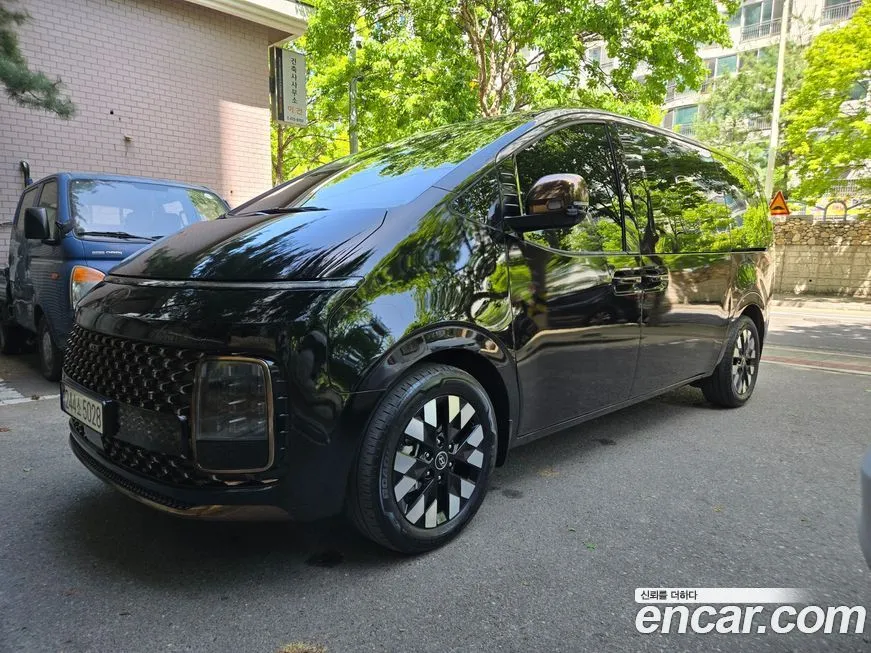 Hyundai Staria