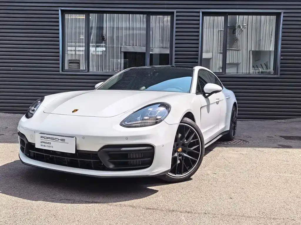 Porsche Panamera — фото 1