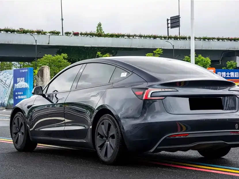 Tesla Model 3 — фото 5