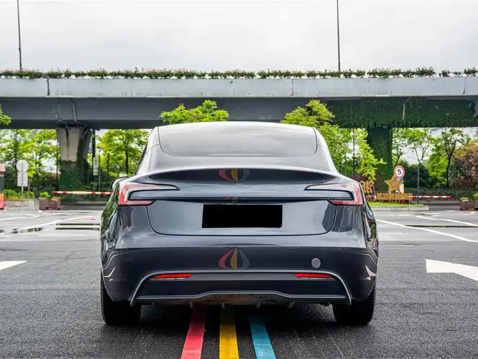 Tesla Model 3 — фото 10