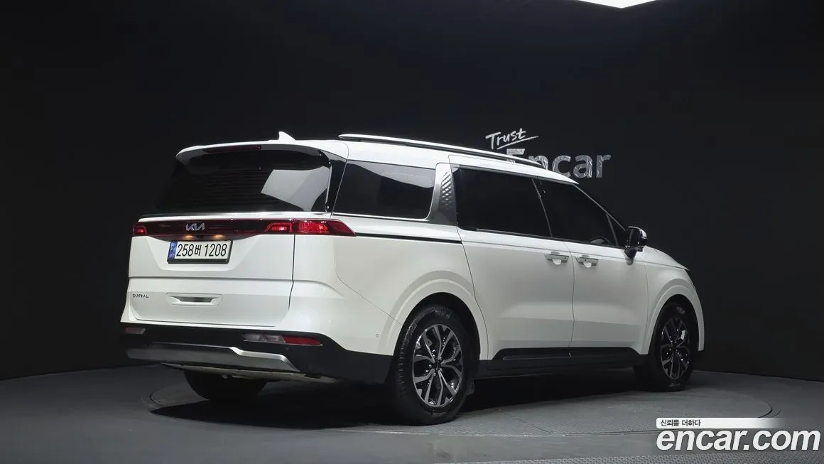 Kia Carnival — фото 2