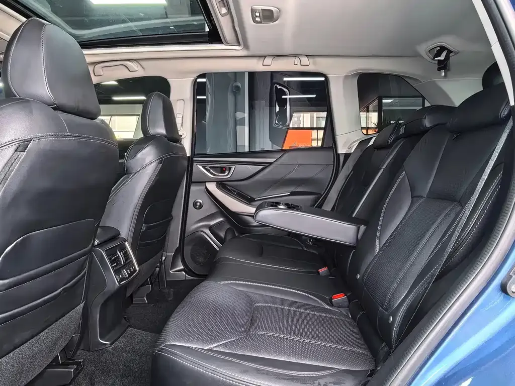 Subaru Forester — фото 8