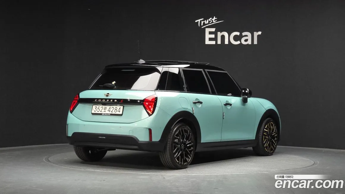 Mini Cooper 2025 из KR, фото 3