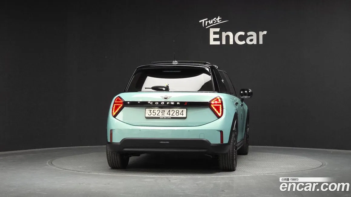 Mini Cooper 2025 из KR, фото 2
