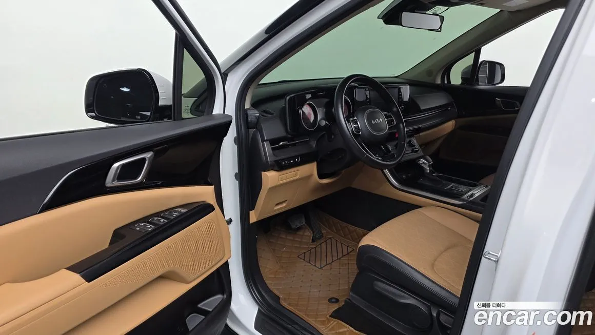 Kia Carnival — фото 10