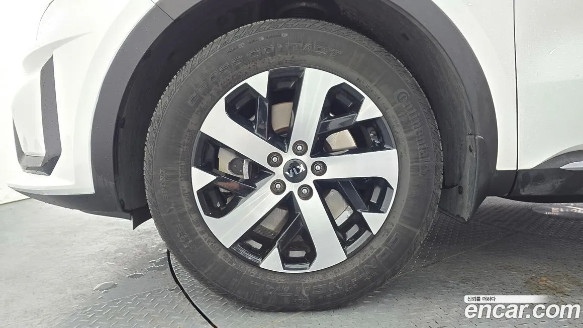Kia Sorento — фото 9
