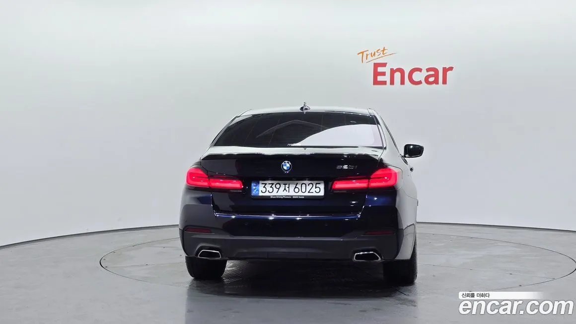 BMW 5-Series 2023 из KR, фото 2