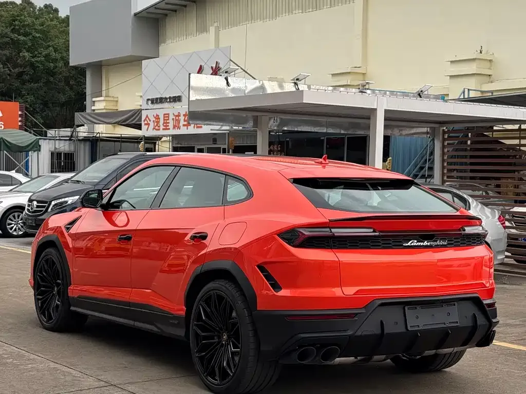Lamborghini Urus SE 2026 из CN, фото 6