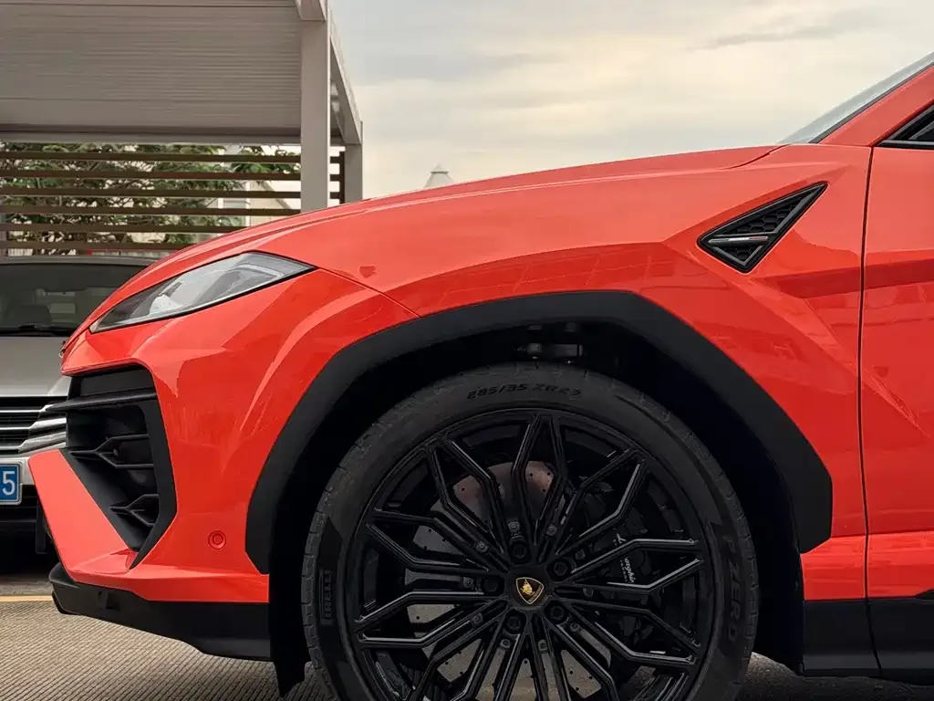 Lamborghini Urus SE 2026 из CN, фото 5
