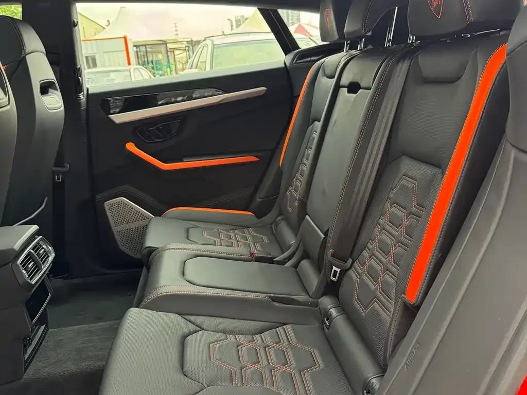 Lamborghini Urus SE 2026 из CN, фото 2