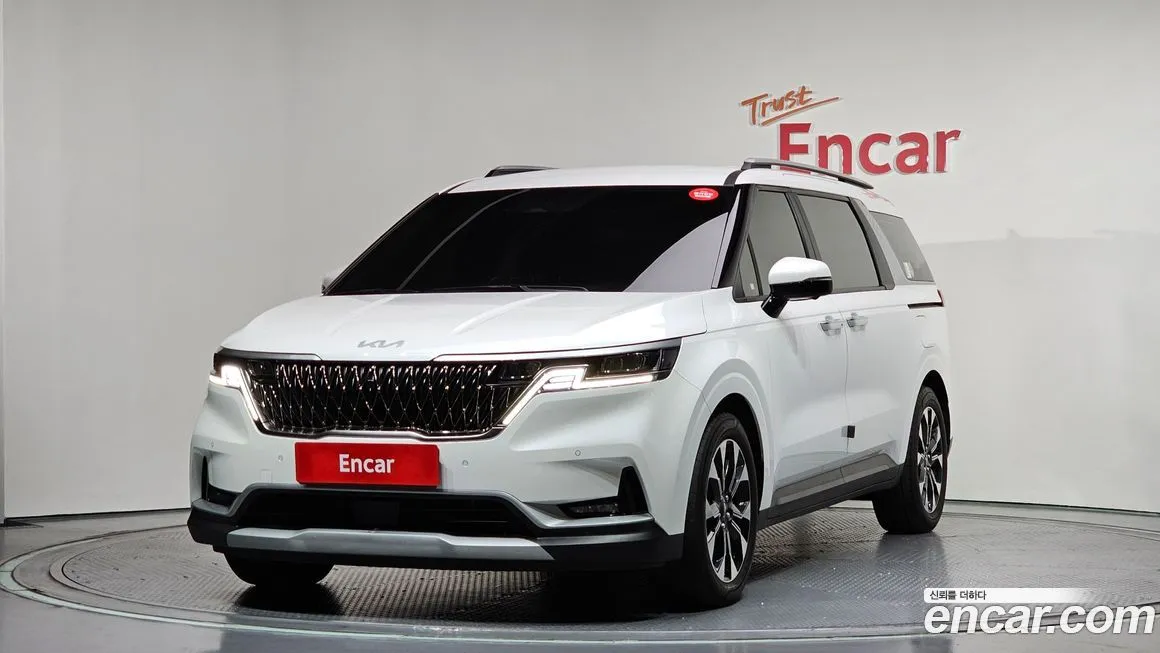 Kia Carnival — фото 1