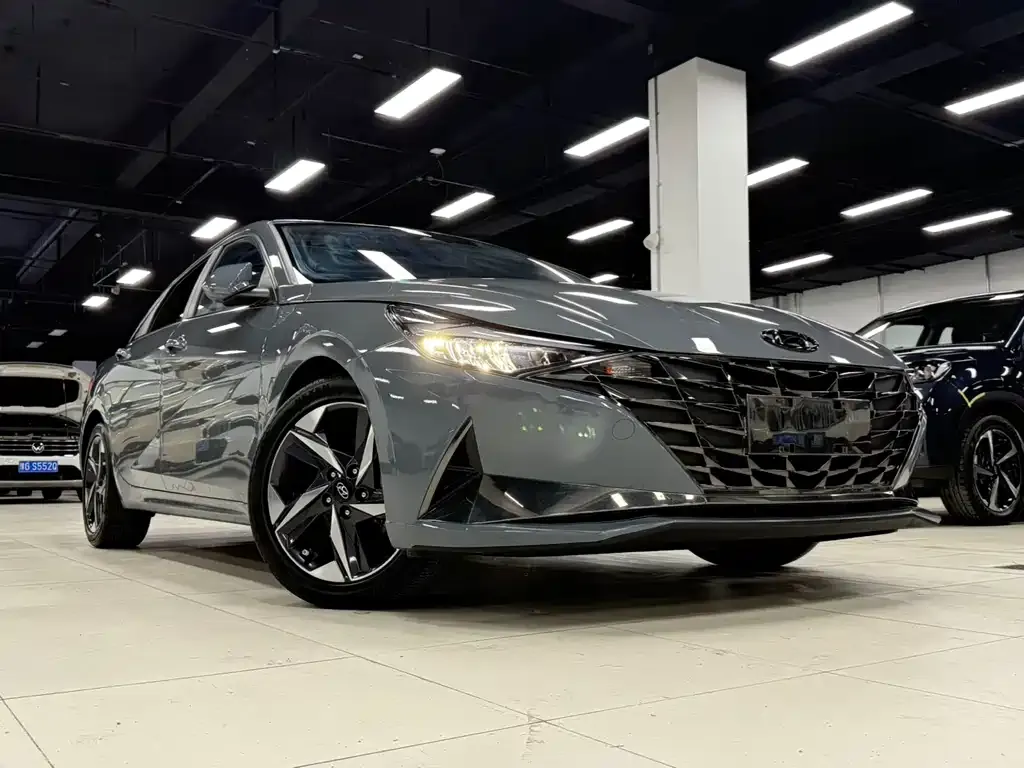 Hyundai Elantra — фото 8