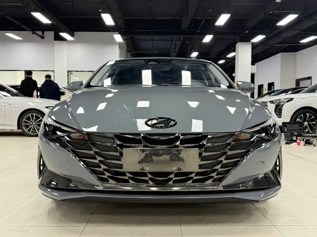 Hyundai Elantra — фото 6