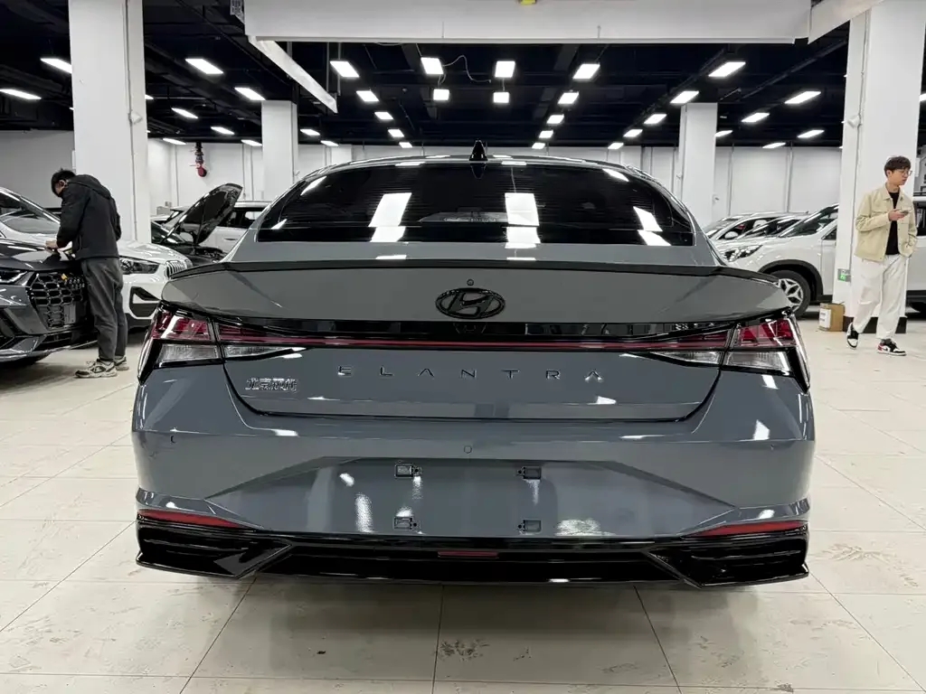 Hyundai Elantra — фото 10