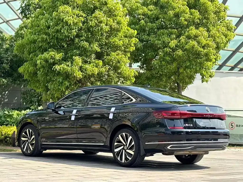 Volkswagen Passat — фото 9