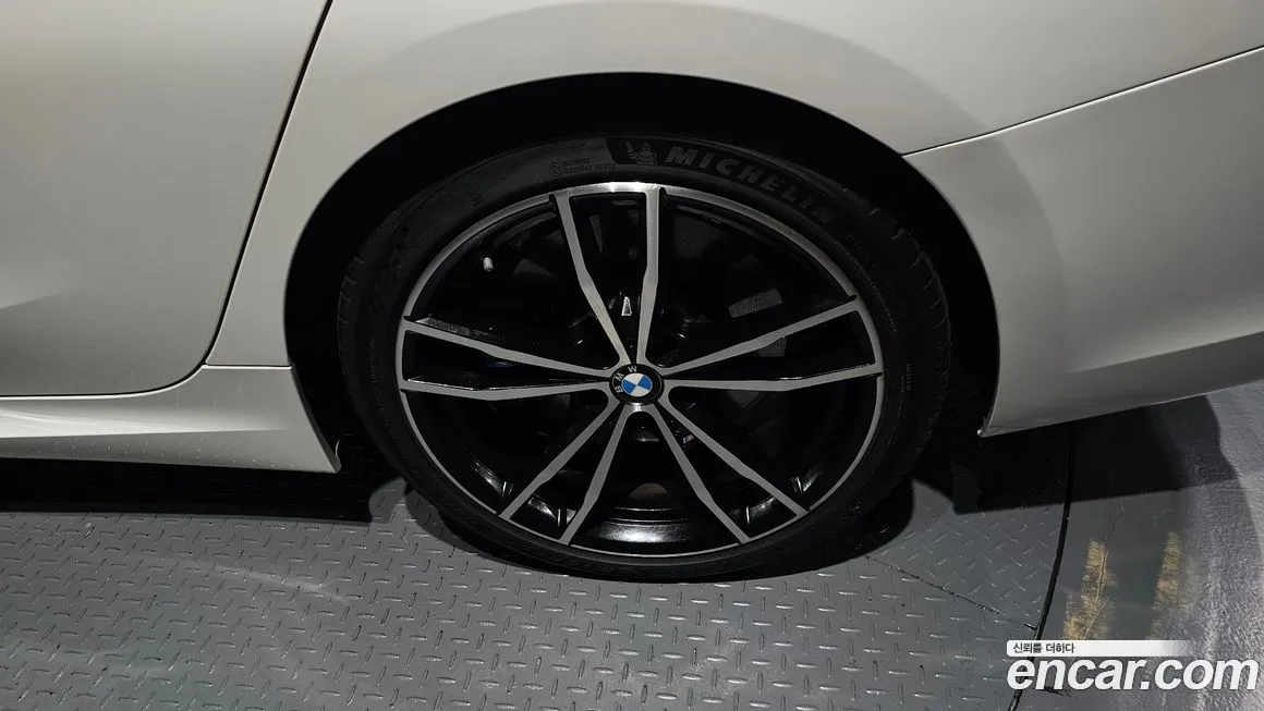 BMW 3-Series 2022 из KR, фото 9