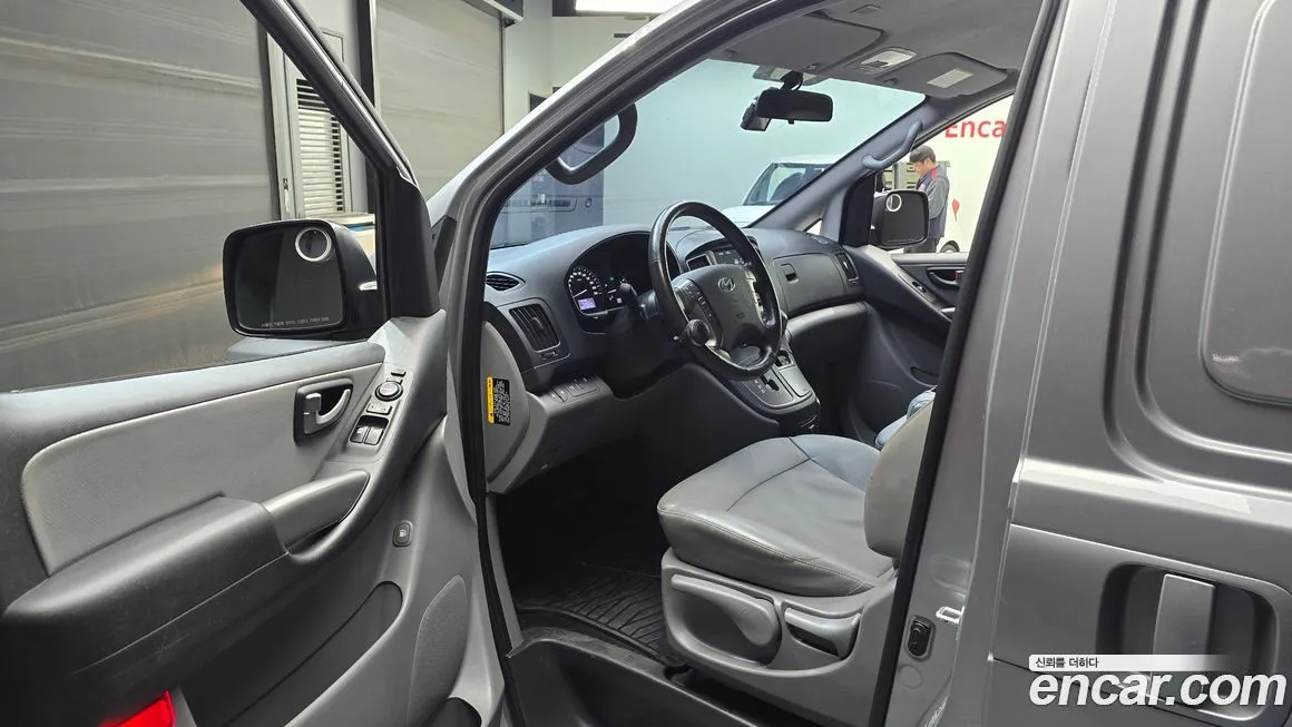 Hyundai Starex — фото 10