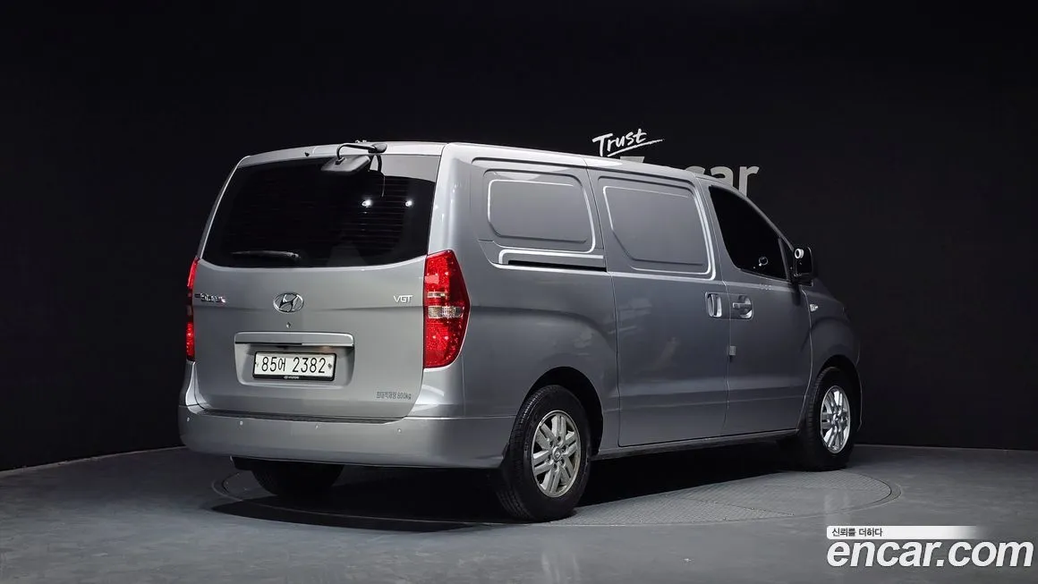 Hyundai Starex — фото 4