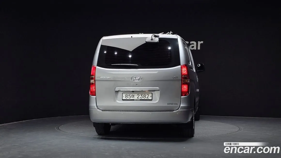 Hyundai Starex — фото 3