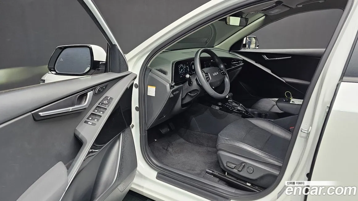 Kia Niro — фото 10