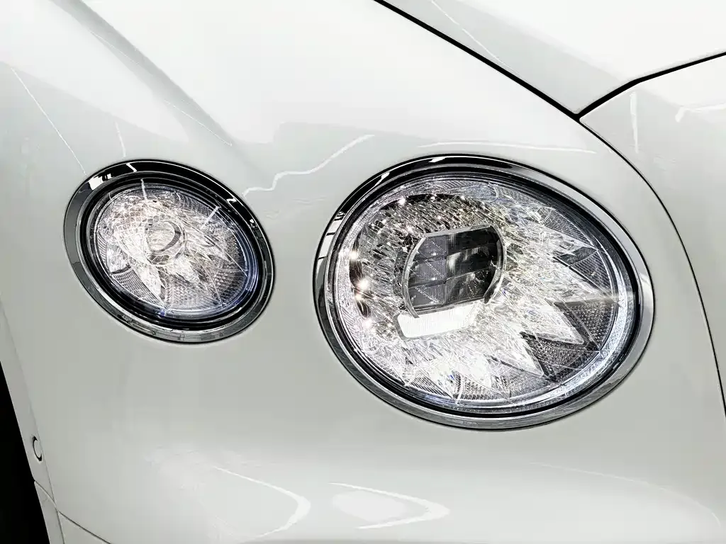 Bentley Flying Spur 2023 из CN, фото 5