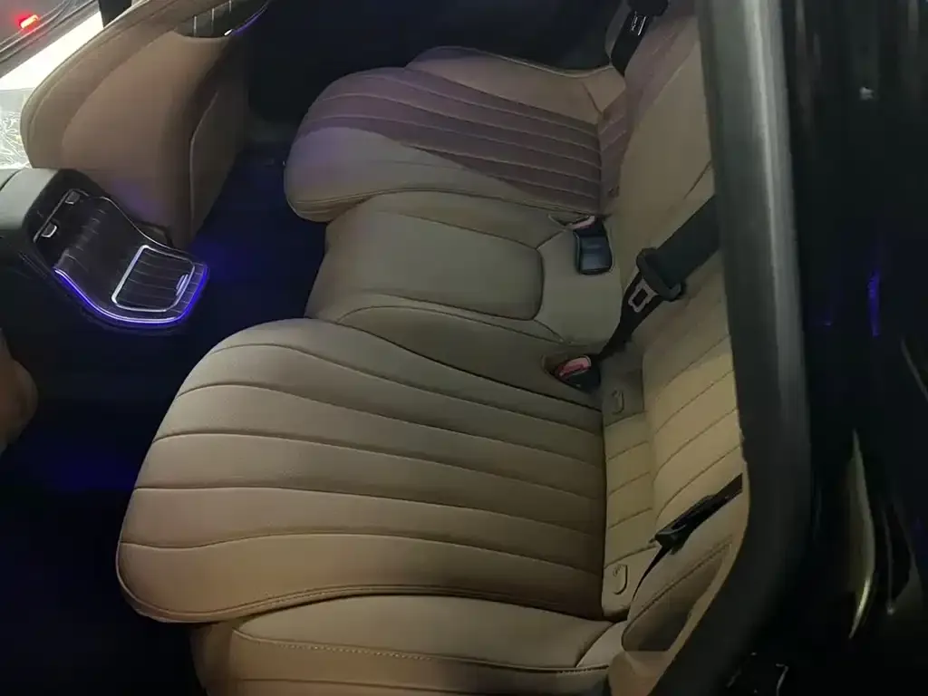 Mercedes-Benz E-Class 2025 из CN, фото 2