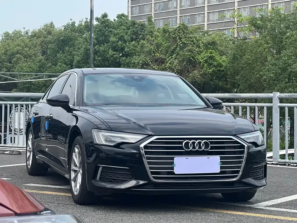 Audi A6L — фото 10
