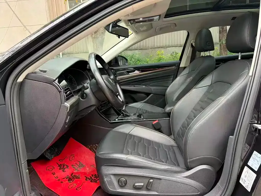 Volkswagen Passat 2021 из CN, фото 2