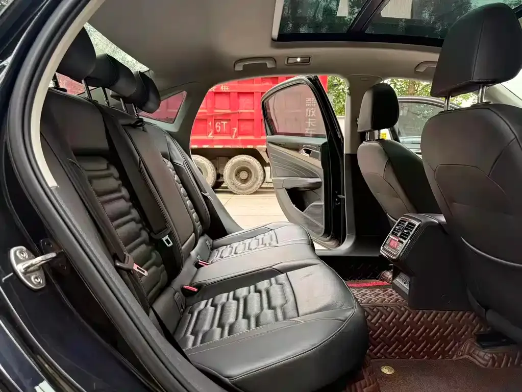 Volkswagen Passat 2021 из CN, фото 6