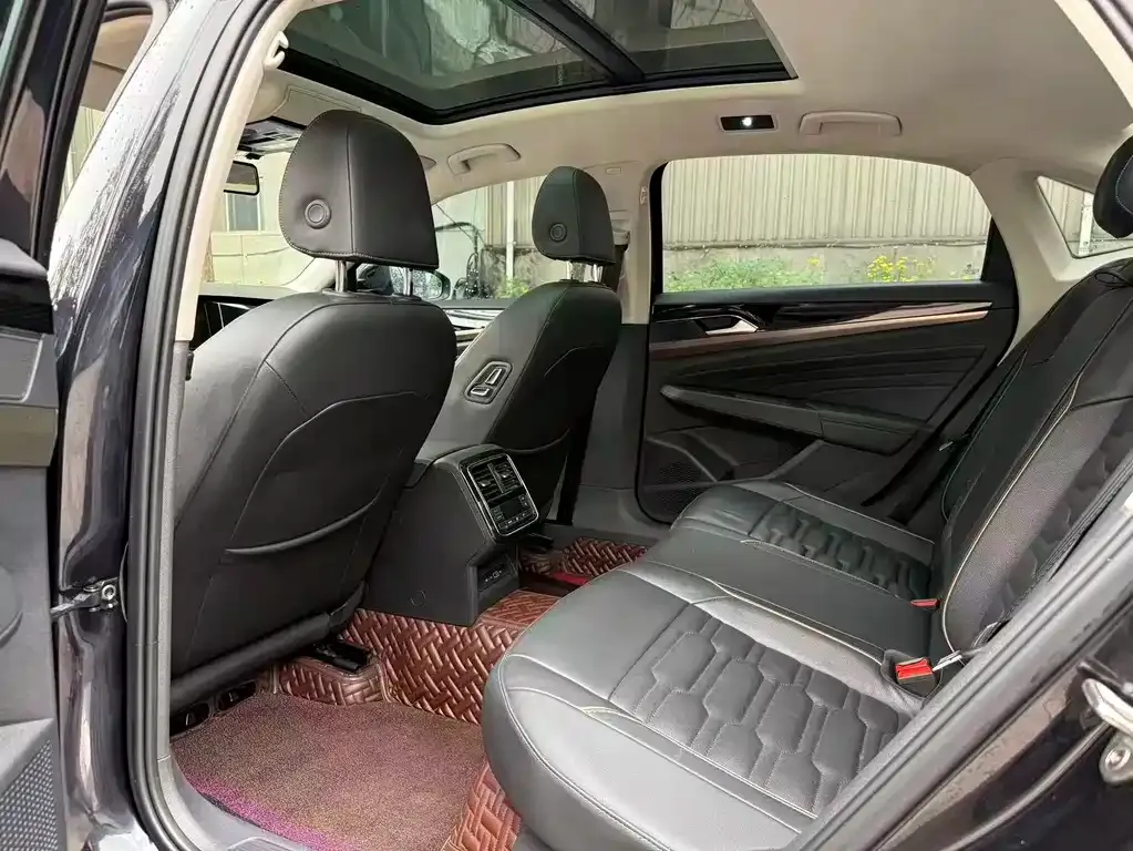 Volkswagen Passat 2021 из CN, фото 5