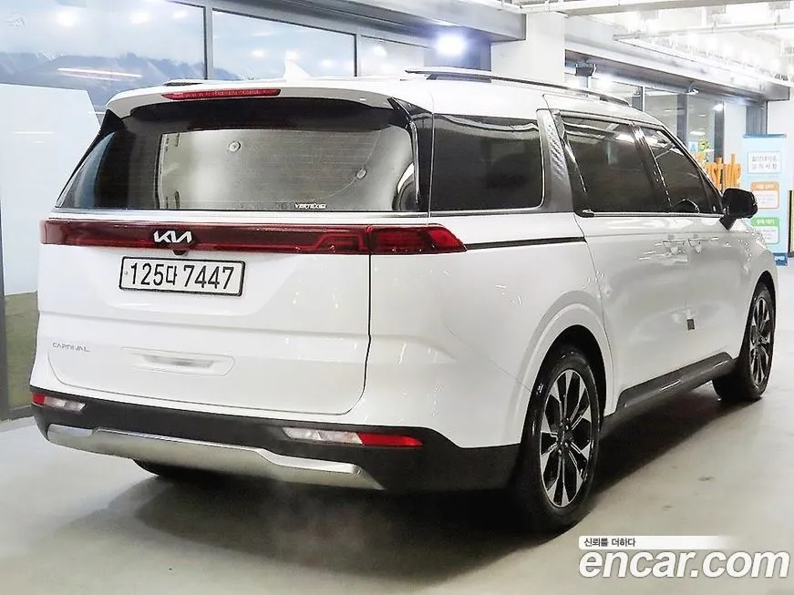 Kia Carnival — фото 6
