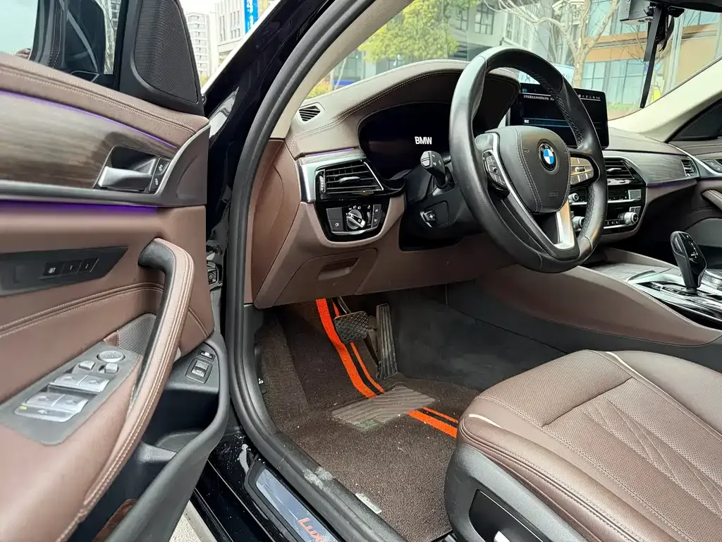 BMW 5 Series New Energy — фото 10